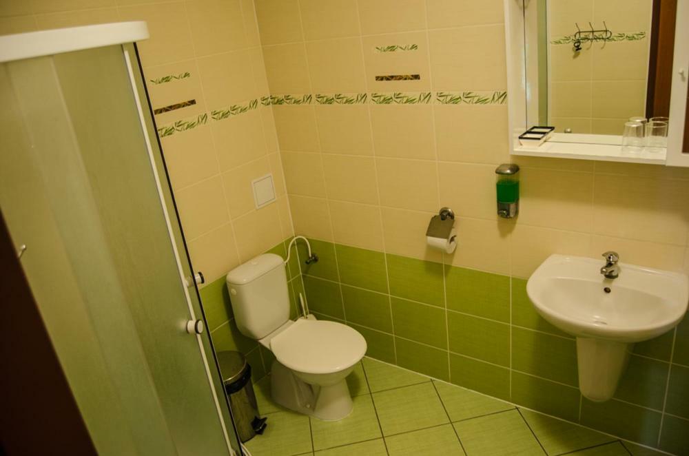 Penzion Vinárna U Hroznu Veselí nad Moravou Exterior foto